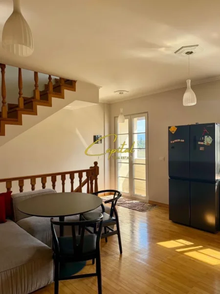 Tirane, jepet me qera apartament 2+1 Kati 1, 175 m² 1.100 € (PALLATI I BRIGADAVE)