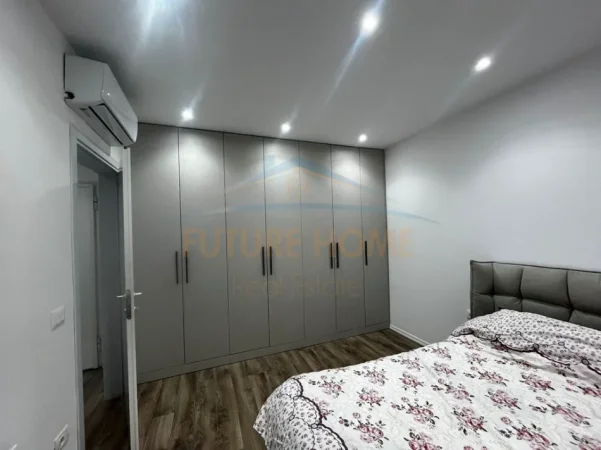 Tirane, jap me qera apartament 2+1+Ballkon Kati 1, 75 m² 750 € (RRUGA E KAVAJES)