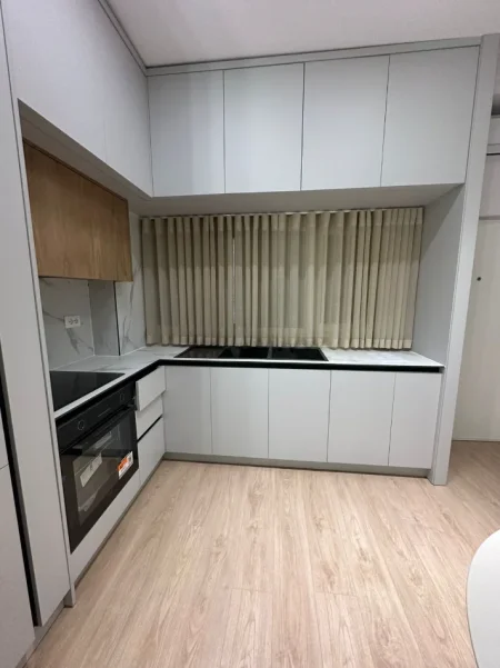 Tirane, jepet me qera apartament 1+1+Ballkon , 71 m² 600 € (Bulevardi Zogu i pare)