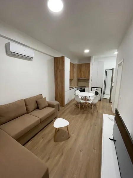 Tirane, jepet me qera apartament 1+1+Ballkon Kati 2, 55 m² 450 € 