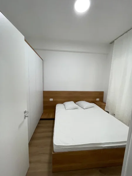 Tirane, jepet me qera apartament 1+1+Ballkon Kati 2, 55 m² 450 € 