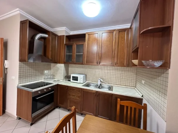 Tirane, jepet me qera apartament 1+1+Ballkon Kati 5, 62 m²55,000Leke  (Rruga e Durresit)