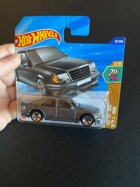 Tirane, shes Makina metalike firmes hot wheels te reja ne kuti 10 €