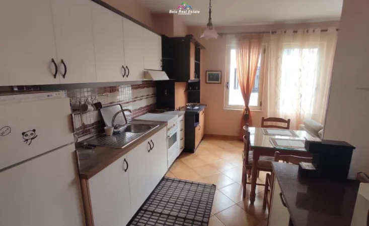 Tirane, jepet me qera apartament 1+1 Kati 2, 100 m² 600 € (kodra e diellit)