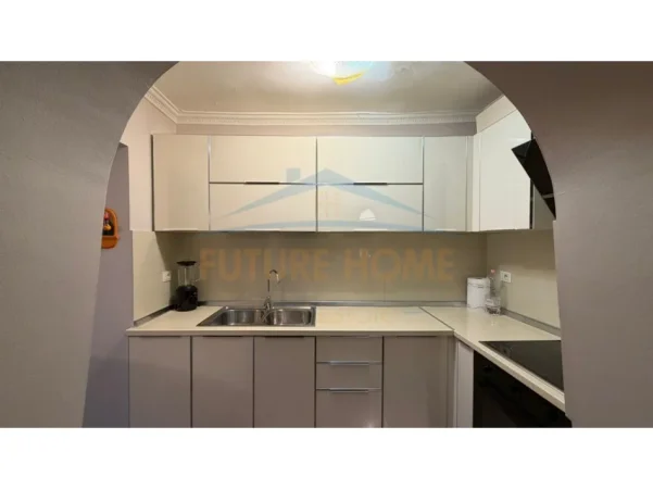 Tirane, shitet apartament 2+1+Ballkon Kati 4, 104 m² 225.000 € (21 DHJETORI)