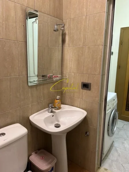 Tirane, jepet me qera apartament 1+1 Kati 3, 60 m² 500 € (SHESHI WILLSON)