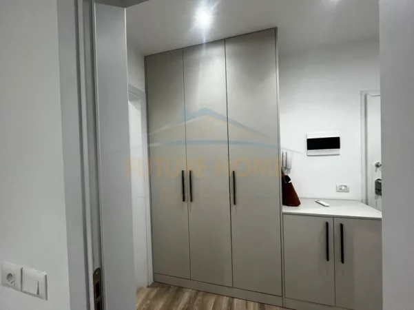 Tirane, jepet me qera apartament 2+1 Kati 1, 75 m² 750 € (Rruga e Bogdaneve)