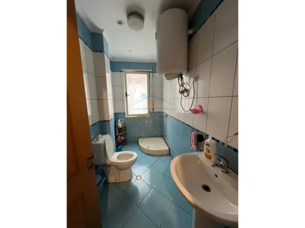 Tirane, shitet apartament 2+1+2+Post Parkimi,  Kati 1, 89 m² 170.000 € (Unaza e Re)