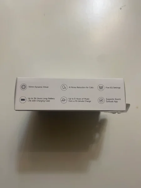 Tirane, shes Kufje te reja ne kuti te pa hapur 20 mij lek 20 €