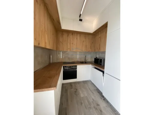 Tirane, shitet apartament 1+1+Ballkon Kati 2, 71 m² (TEG)