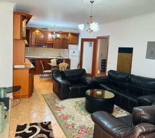 Tirane, jepet me qera apartament 2+1 , 120 m² 700 € 