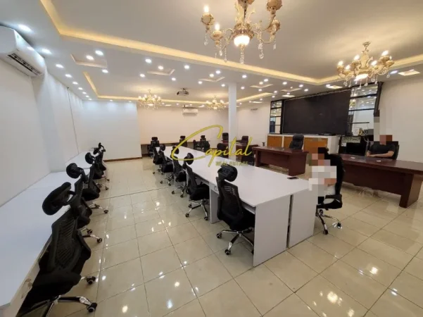 Tirane, jepet me qera ambjent biznesi Kati 2, 200 m² 3.000 € (SHEHSI WILLSON)