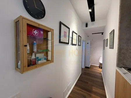 Tirane, shitet ambjent biznesi Kati 0, 257 m² 465.000 € (Kompleksi Mangalem , Tiranë)