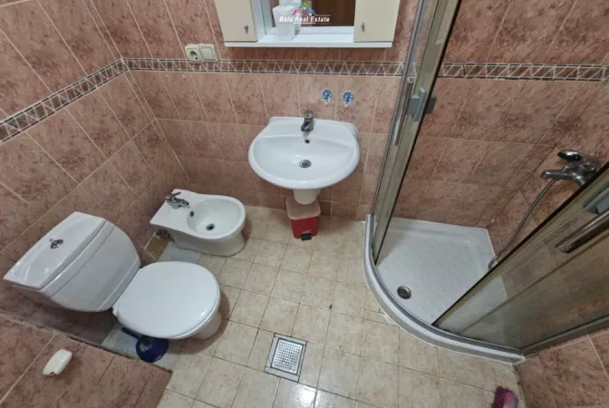 Tirane, jepet me qera apartament 2+1 Kati 8, 100 m² 648 € (prane Gjerman Computers)