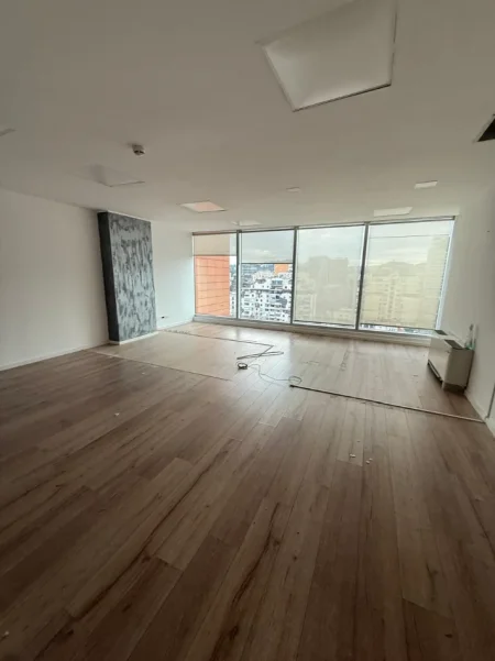 Tirane, jepet me qera zyre Kati 10, 48 m² 1.440 € (ETC)