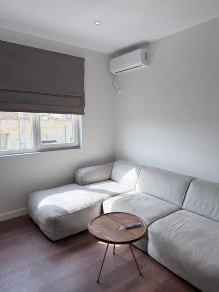 Tirane, jepet me qera Vile 1+1 Kati 2, 60 m² 470 € (Rruga 5 Maji)