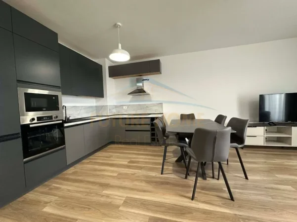 Tirane, shitet apartament 2+1+Ballkon Kati 2, 115 m² (unaza e re)