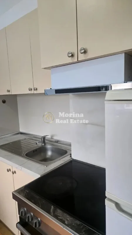Tirane, jepet me qera shtepi 1+1 Kati 3, 55 m² 350 € (5 Maji)
