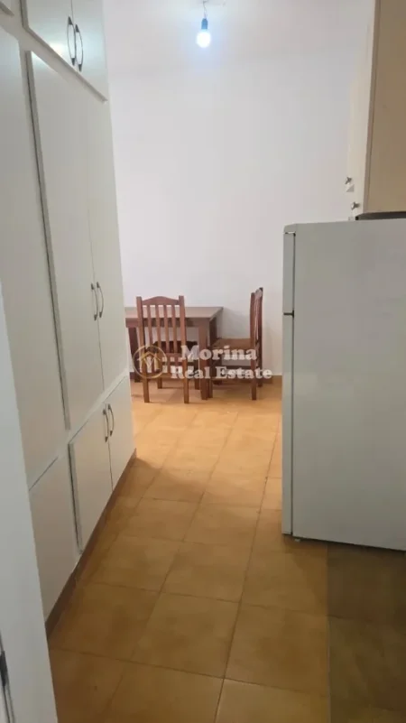 Tirane, jepet me qera shtepi 1+1 Kati 3, 55 m² 350 € (5 Maji)