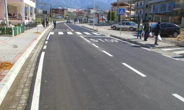 Tirane, shitet Vile 2 Katshe , 150 m² 290.000 € (Kodra e priftit)