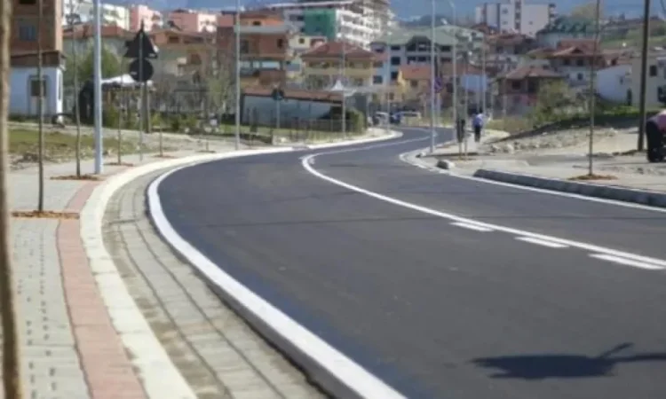 Tirane, shitet Vile 2 Katshe , 150 m² 290.000 € (Kodra e priftit)