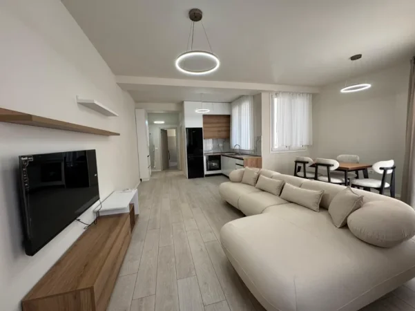 Tirane, jepet me qera apartament 1+1 Kati 2, 80 m² 650 € (RIVER REZIDENCE)