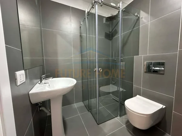 Tirane, jepet me qera apartament 1+1+Ballkon Kati 4, 70 m² 420 € (unaza e re)