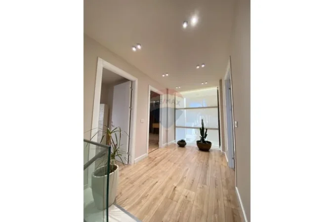 Durres, shitet Vile 4+1 , 591 m² 1.500.000 € (San Pietro, Durrës)