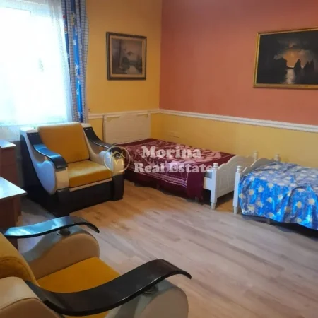 Tirane, jepet me qera shtepi 2+1 Kati 1, 130 m² 650 € (Kristal Center)