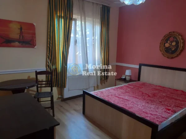 Tirane, jepet me qera shtepi 2+1 Kati 1, 130 m² 650 € (Kristal Center)