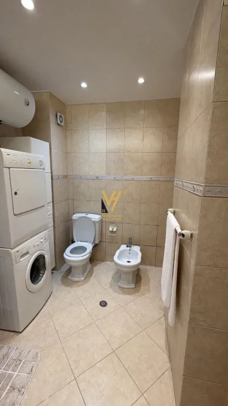 Tirane, jepet me qera apartament 2+1+Ballkon Kati 3, 120 m² 1.400 € (RRUGA E KOSOVAREVE)