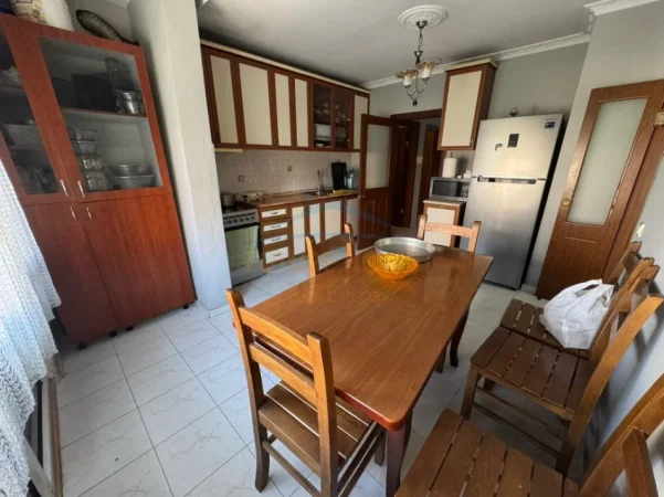 Tirane, shitet apartament 2+1+Ballkon Kati 2, 105 m² 190.000 € (LAPRAKE)