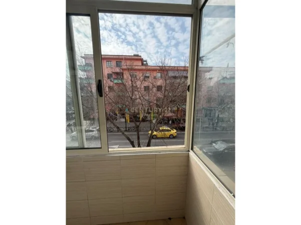 Tirane, shitet apartament 2+1 Kati 2, 78 m² 195.000 € (rruga e durresit)