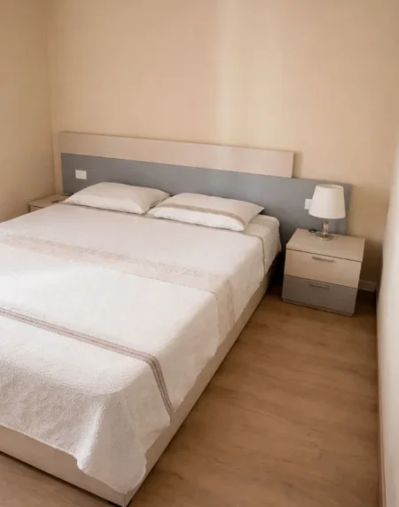 Tirane, jepet me qera apartament 3+1 , 110 m² 650 € 