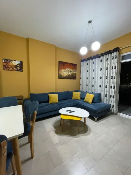 Tirane, jepet me qera apartament 1+1 Kati 2, 64 m² 600 € (square 21)