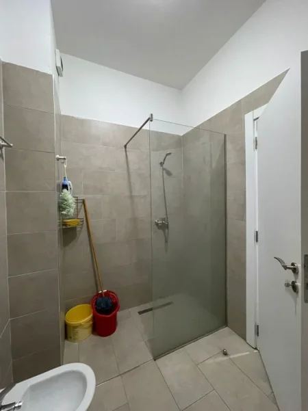 Tirane, jepet me qera apartament 1+1 Kati 2, 64 m² 600 € (square 21)