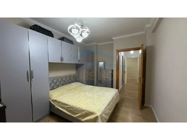 Tirane, shitet apartament 2+1+Ballkon Kati 2, 122 m² 185.000 € (unaza e re)