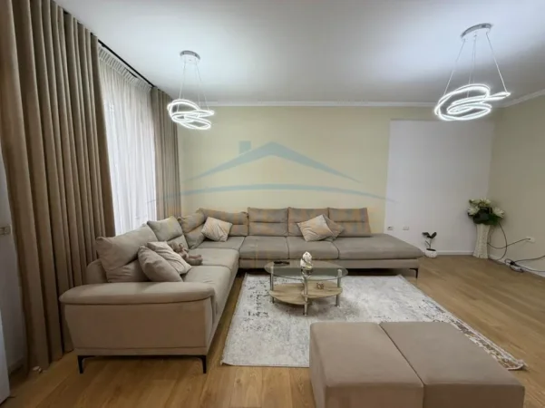 Tirane, shitet apartament 2+1+Ballkon Kati 2, 122 m² 185.000 € (unaza e re)