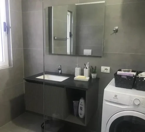 Tirane, shitet apartament 2+1 Kati 3, 132 m² 240.000 € (Tirana e Re)