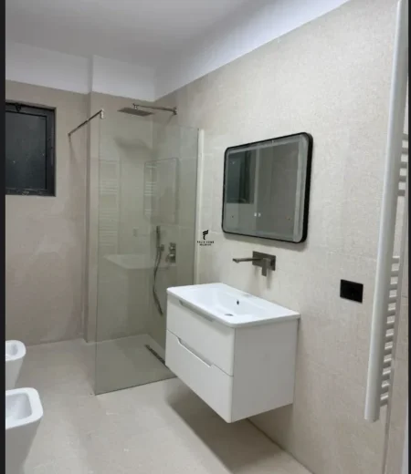 Tirane, jepet me qera apartament 2+1 Kati 2, 100 m² 750 € (KODRA E DIELLIT)