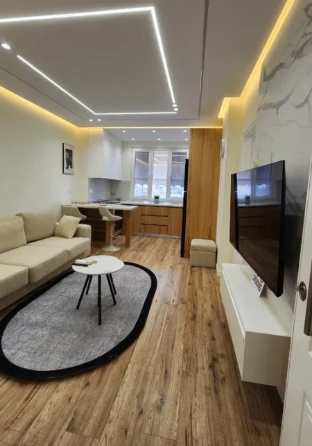 Tirane, jepet me qera apartament 1+1 , 70 m² 600 € 
