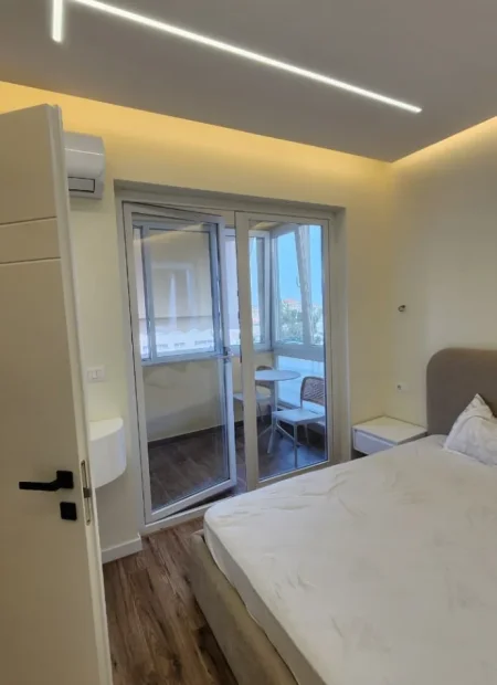 Tirane, jepet me qera apartament 1+1 , 70 m² 600 € 