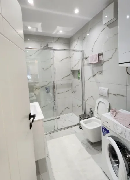 Tirane, jepet me qera apartament 1+1 , 70 m² 600 € 