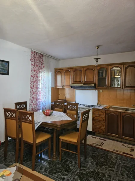 Tirane, jepet me qera shtepi 2+1 Kati 0, 450 € (Astir)