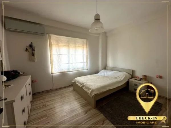 Tirane, jepet me qera apartament 2+1+Aneks+Ballkon Kati 3, 91 m² 525 € (Rruga Kahreman Ylli)