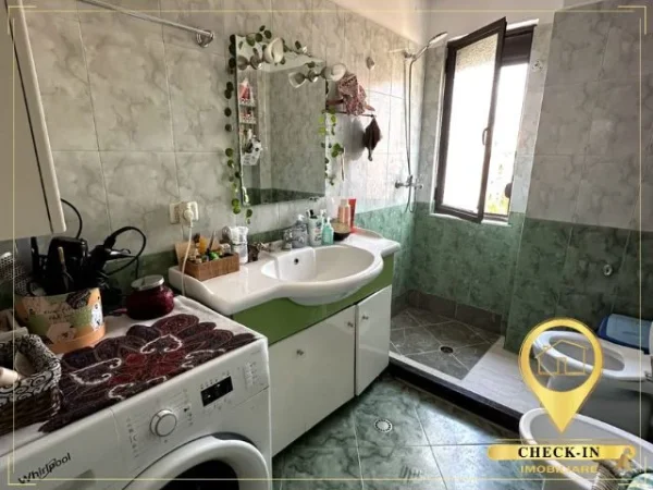 Tirane, jepet me qera apartament 2+1+Aneks+Ballkon Kati 3, 91 m² 525 € (Rruga Kahreman Ylli)