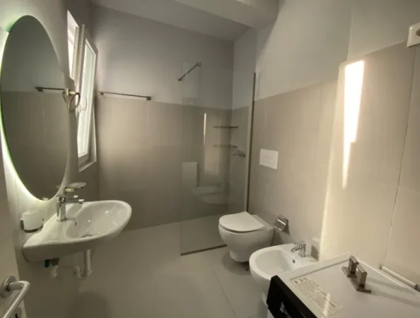 Tirane, jepet me qera apartament 2+1+Ballkon Kati 6, 100 m² 750 € (Astir)