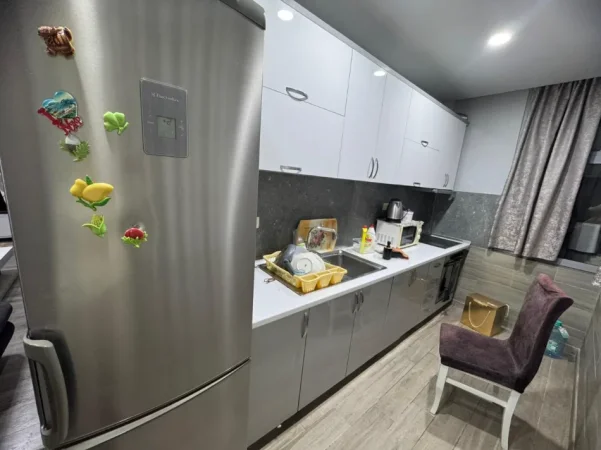 Tirane, jepet me qera apartament 1+1+Ballkon Kati 7, 70 m² 400 € (Astir)