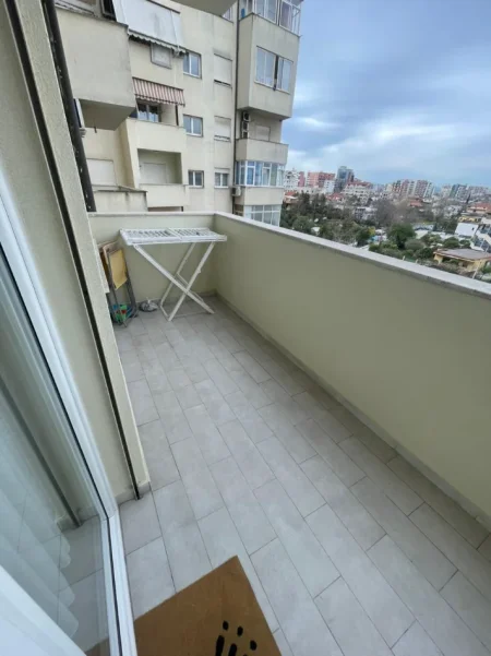 Tirane, jepet me qera apartament 1+1+Ballkon Kati 4, 60 m² 650 € (perball delijorgjit te rruga e kavajes)