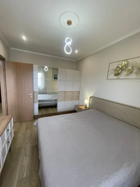 Tirane, jepet me qera apartament 1+1+Ballkon Kati 4, 60 m² 650 € (perball delijorgjit te rruga e kavajes)